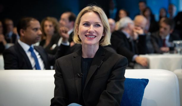 Naomi Watts cuenta todo lo que le hubiera gustado saber sobre la menopausia en su primer libro