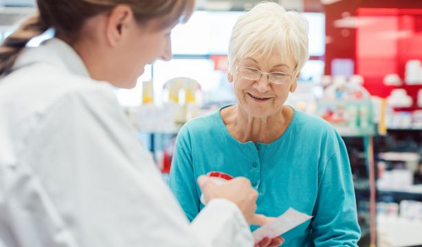 Gijón impulsa la 'Red de Farmacias Amigables' para detectar la soledad no deseada en mayores