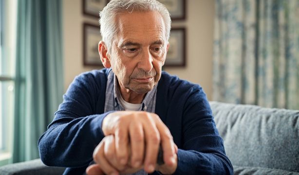 7 causas que reducen el apetito en mayores y cómo afrontarlas, según un gastroenterólogo