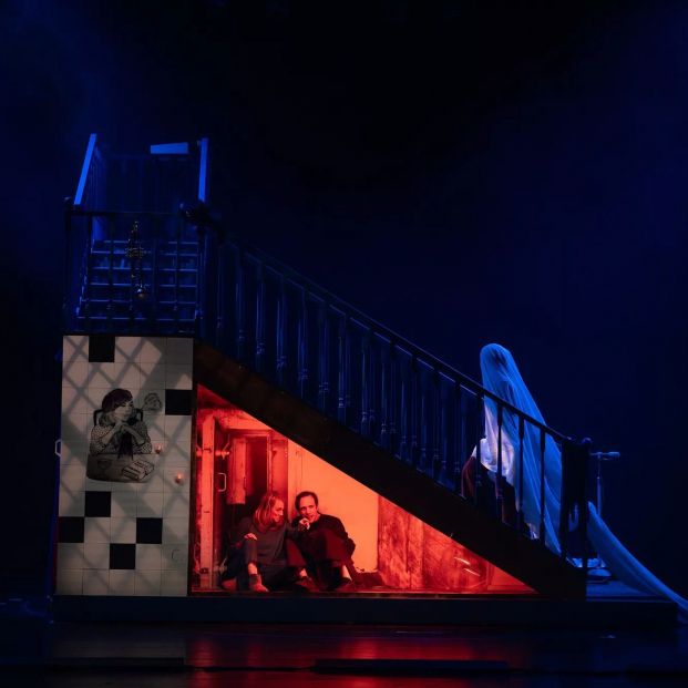 Fotografía de la representación 'El cuarto de atrás'. Fuente: Teatro de La Abadía Fotografía de la representación 'El cuarto de atrás'. Fuente: Teatro de La Abadía