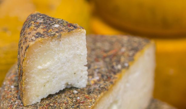 La leche mejora la salud intestinal, mientras que el queso puede dañarla. Bigstock