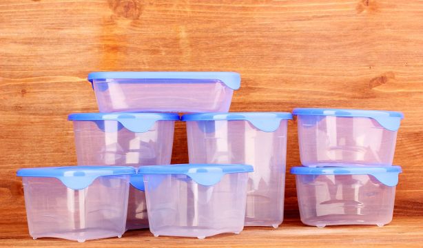 ¿Usas bien los tuppers de plástico? La OCU aclara cómo hay que utilizarlos