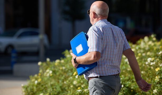 El riesgo de pobreza en mayores de 65 años baja 1,4 puntos, gracias a las pensiones