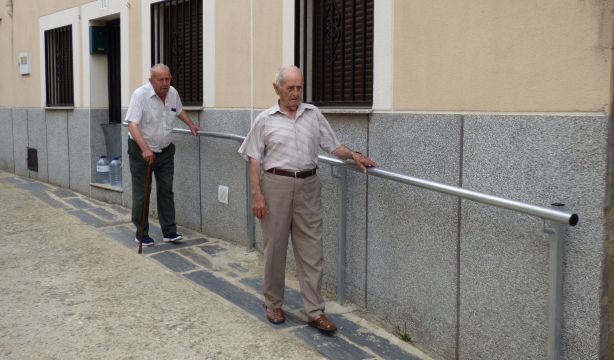 Conoce el pueblo de España que más cuida a las personas mayores