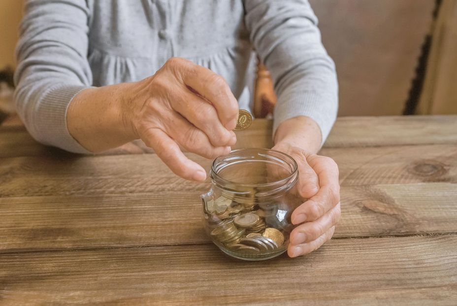 bigstock mayor contar monedas bigstock mayor contar monedas