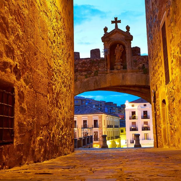 bigstock Caceres Arco de la Estrella St 157723475