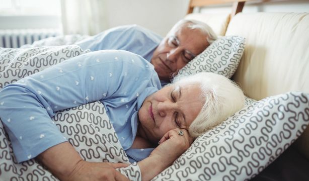 ¿Con o sin calcetines? Te damos la respuesta. Bigstok.