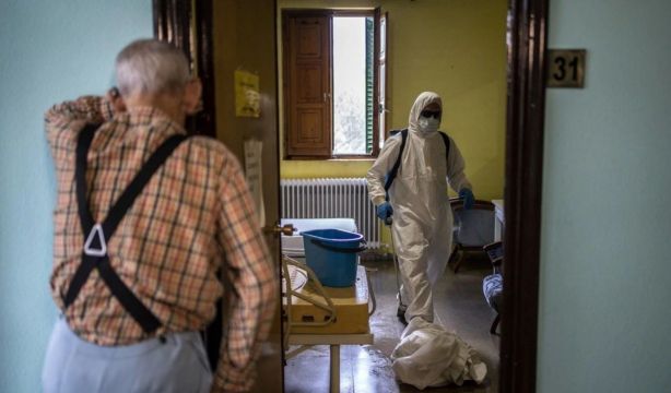 Las residencias denuncian que persisten las mismas deficiencias en los cuidados que destapó el Covid