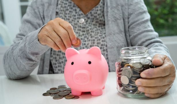 Los 7 hábitos sencillos que te ayudarán a ahorrar dinero cada mes