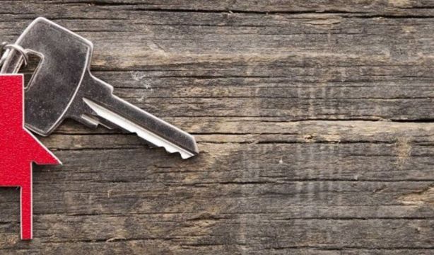 ¿Es mejor comprar una vivienda ya o esperar a que bajen los precios? (Bigstock)