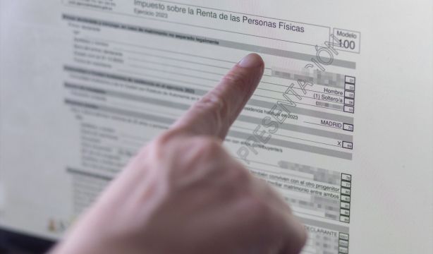 Trabajadores y pensionistas pierden una media de 1.410 euros al año por no deflactar el IRPF. Foto: Europapress