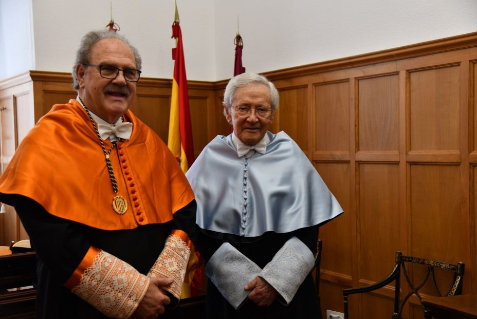 Investidura de Fernando Ónega como Académico de Honor de la RAED