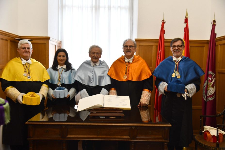 Investidura de Fernando Ónega como Académico de Honor de la RAED Investidura de Fernando Ónega como Académico de Honor de la RAED