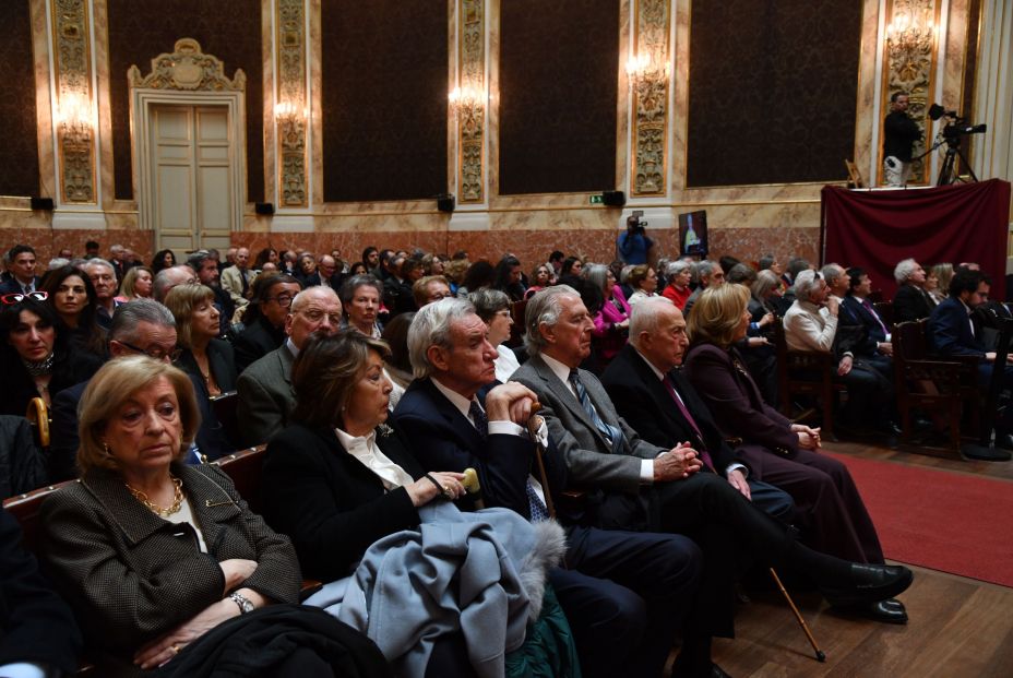 Investidura de Fernando Ónega como Académico Honorario de la RAED