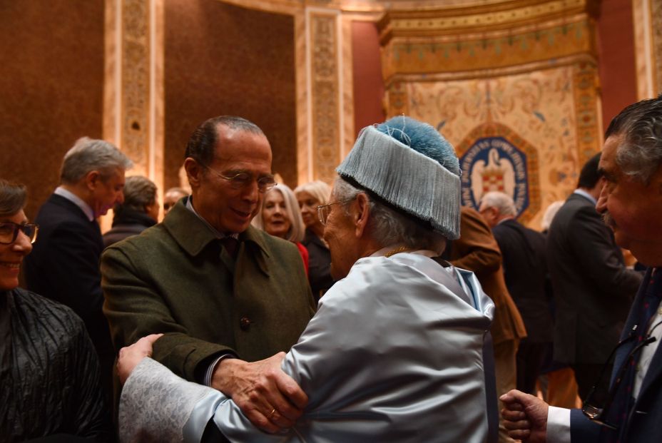 Investidura de Fernando Ónega como Académico Honorario de la RAED