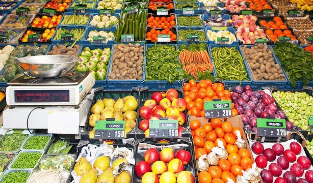 Si quieres esquivar la depresión toma este tipo de frutas. Bigstock.