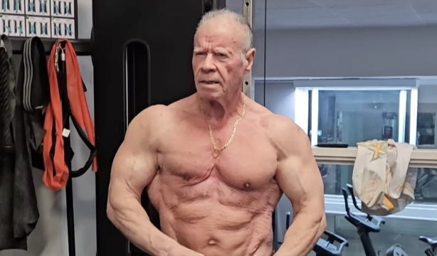 Rafael tiene casi 80 años y todos le conocen como "el abuelo más fuerte de España"