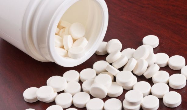 La relación entre el ibuprofeno y la aspirina y la prevención del alzhéimer. Bigstock 