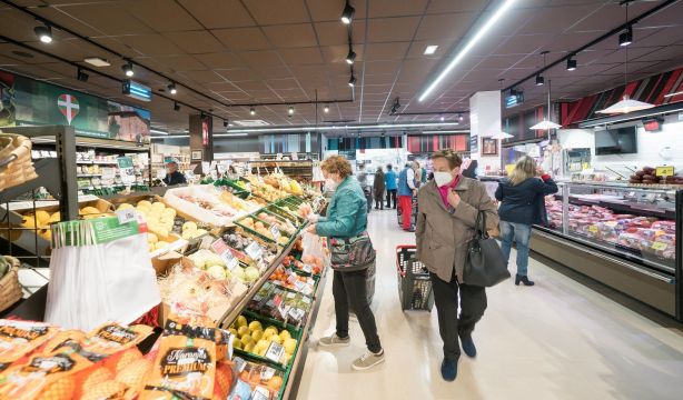 Cebollas, huevos y champiñones, los alimentos básicos que más se han encarecido en marzo