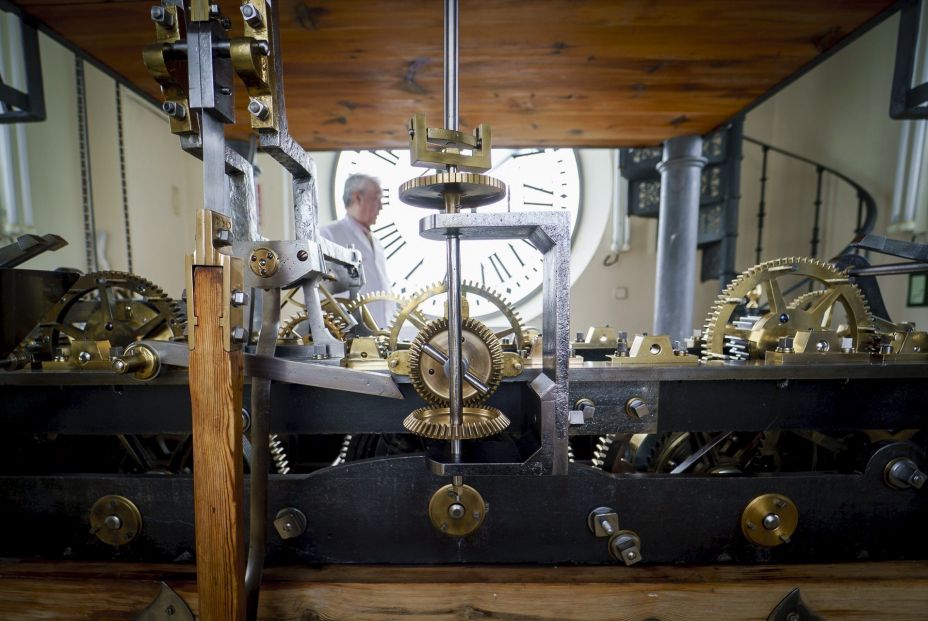 El reloj de la Puerta del Sol de Madrid se para: se someterá a su primera limpieza en 30 años