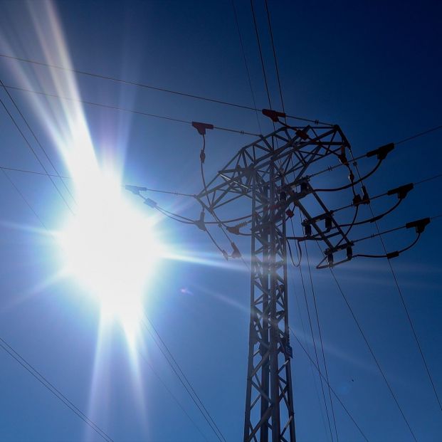 Prevén alza de la luz desde junio pese a la contención de gas por posible acuerdo de paz en Ucrania