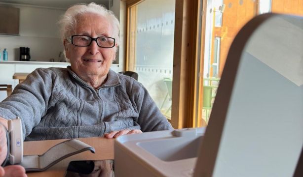 'Hogares inteligentes' para que los mayores de zonas rurales sigan en sus casas