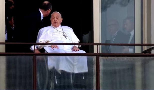 El Papa recibe el alta tras 37 días ingresado: "Gracias a todos"