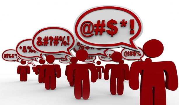 Quejas por la jubilación anticipada, las pensiones y la falta de citas en Seguridad Social y SEPE