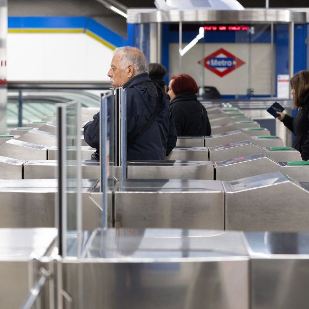 El abono transporte seguirá siendo gratis para los mayores de 65 años en la Comunidad de Madrid El abono transporte seguirá siendo gratis para los mayores de 65 años en la Comunidad de Madrid