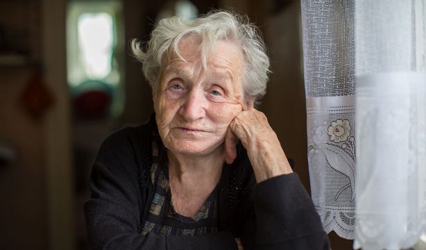 Viudas: cobran una pensión media de 933 euros, muy por debajo del salario mínimo