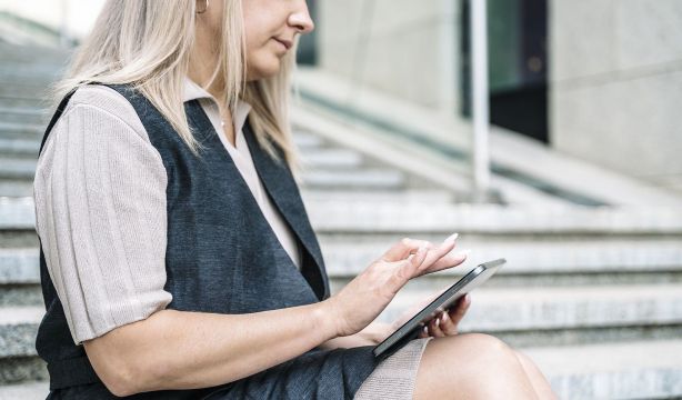 Mujeres y emprendimiento digital: "Me lancé ante la preocupación por el edadismo laboral"