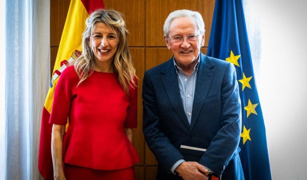 Yolanda Díaz se reúne con 65YMÁS para abordar el problema del desempleo sénior