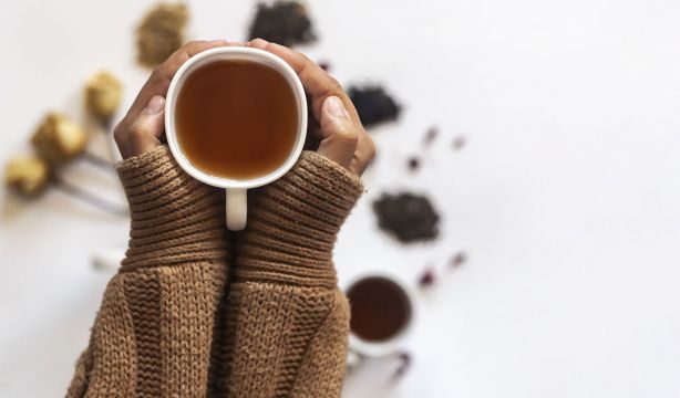 Adiós a las manchas de té: tres trucos sencillos para conseguir que las tazas queden como nuevas
