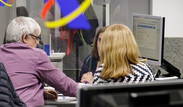 La jubilación parcial en la Administración del Estado no será posible hasta después del verano