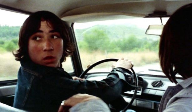 'Perros callejeros', la trilogía fundacional del cine quinqui, llega a FlixOlé