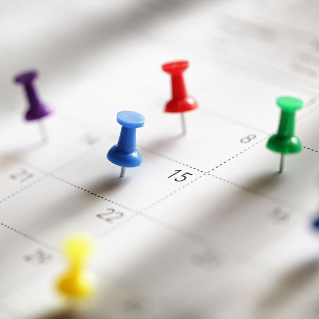 Las fechas que los mutualistas jubilados deben tener en cuenta para cobrar sus devoluciones de IRPF. Foto: bigstock