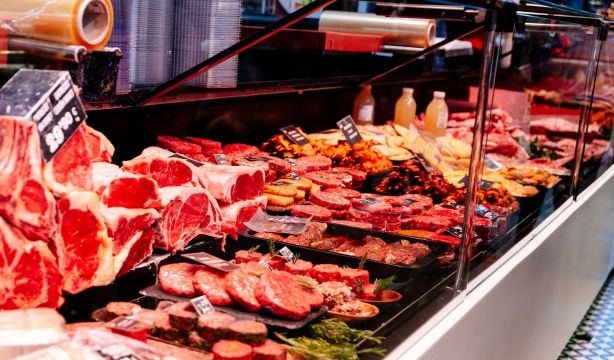 Un carnicero revela el error que muchos cometen al pedir carne picada en la carnicería