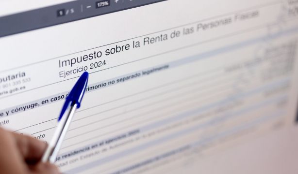 IRPF de los autónomos: UATAE publica una guía con las novedades de la Renta de este año