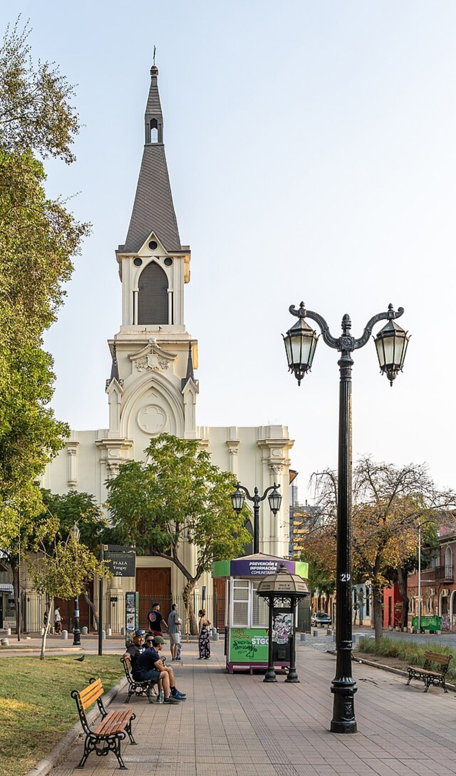 Wikipedia Commons. ¿Cuáles son los edificios más antiguos de Pamplona?