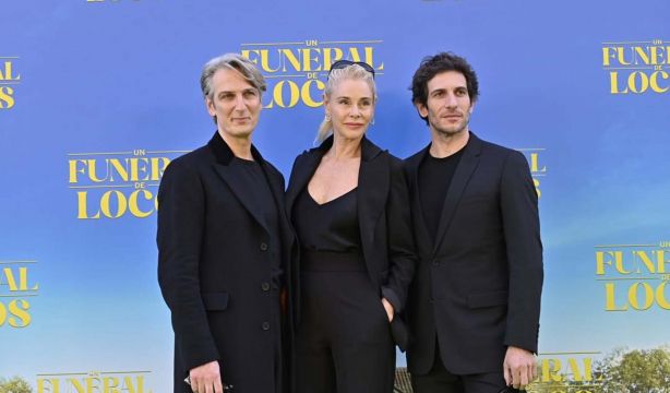 Belén Rueda, Ernesto Alterio, Antonio Resines y Quim Gutiérrez asisten a un 'Un funeral de locos'