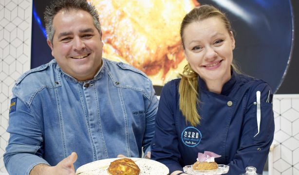 De pan brioche, remojada 24 horas en leche local y caramelizada: esta es la mejor torrija de Madrid. Foto: Acyre