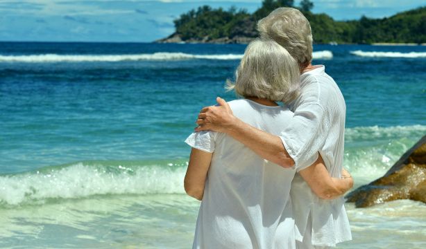 Los 'boomers' encabezan el gasto en turismo, pero el sector aún les ignora