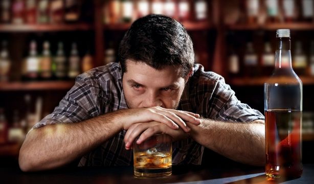 Los grandes bebedores viven 13 años menos