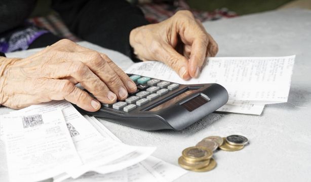 Pobreza en la vejez: los jubilados no contributivos cobran 566 euros, ni la mitad del salario mínimo