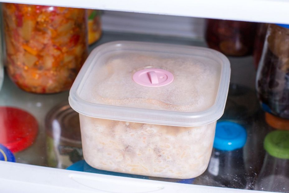 Un tecnólogo de alimentos explica por qué no deberías comer arroz ni pasta tras 24 horas