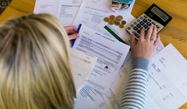 ¿Puede obligarte la Seguridad Social a pagar las deudas de tu pareja?