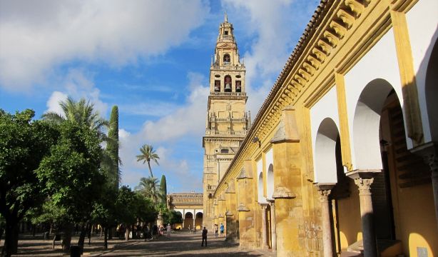 ¿Cuáles son los edificios más antiguos de Córdoba?