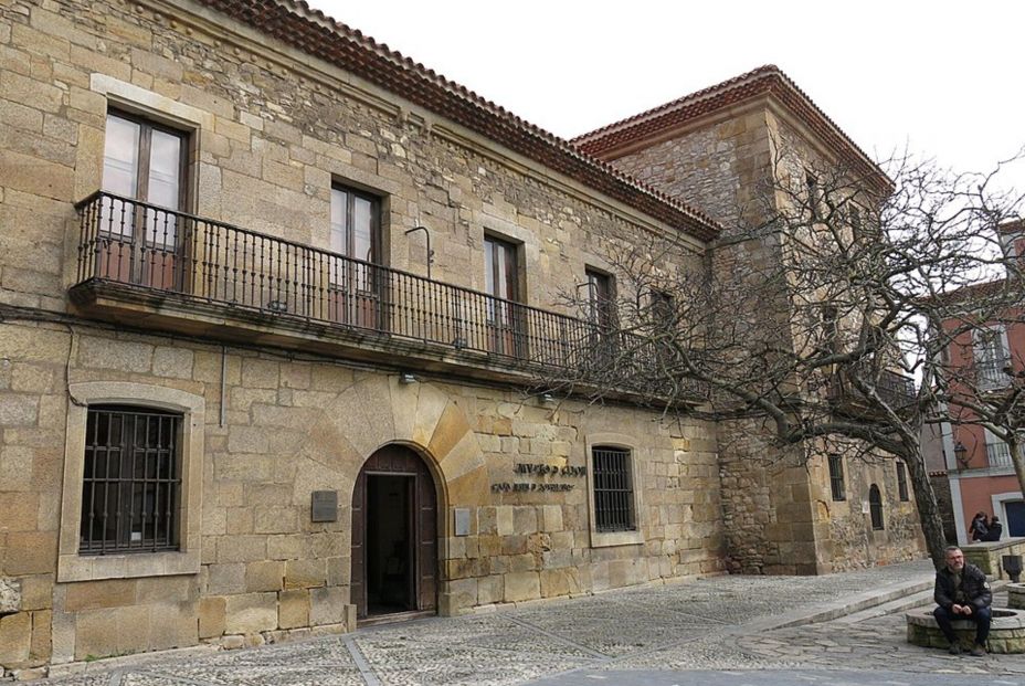 Wikipedia Common. ¿Cuáles son los edificios más antiguos de Gijón? Wikipedia Common. ¿Cuáles son los edificios más antiguos de Gijón?