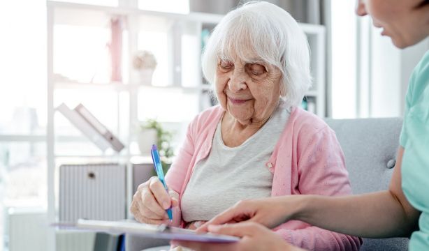 PMP y POP alertan sobre las barreras en el acceso a la atención sanitaria de los pacientes mayores