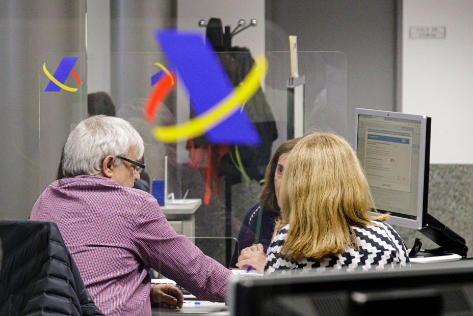 Cita previa y telefónica para que los mutualistas jubilados pidan la devolución de IRPF en Haciendade IRPF en Hacienda. Foto: Europapress